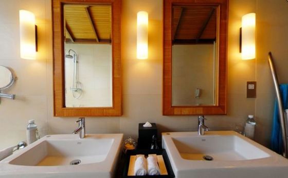 Light Steel Framing Prefabricated Overwater Bungalow / Prefab House For Resort