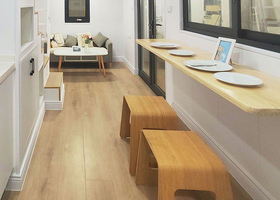 Rumah Kontainer Prefab Kecil di Atas Roda dengan Kamar Tidur dan Kamar Mandi Siap Kirim